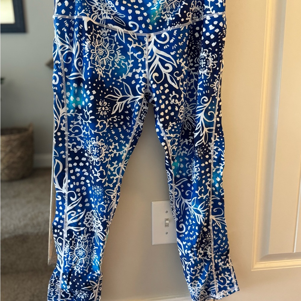 Aryeh Blue and White Leggings Vibrant Pattern Stretch